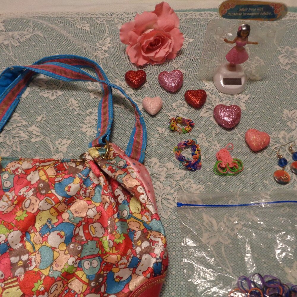 - KAWAII HELLO KITTY AS-IS PURSE BIRD EARINGS BUTTONS HEARTS HAWAII GIRL E…